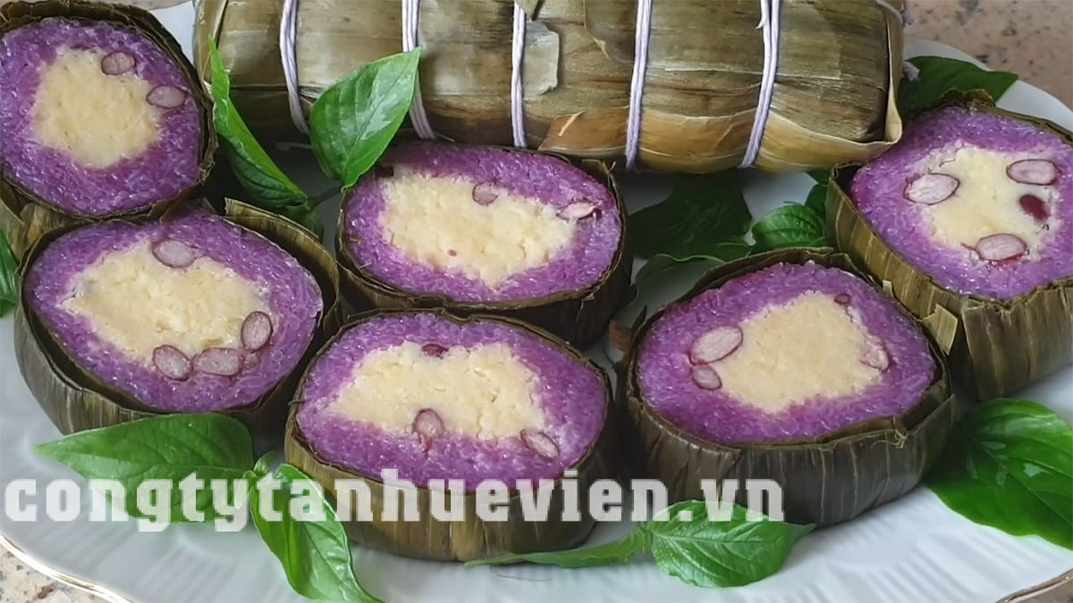 Bánh Tét Lá Cẩm Cần Thơ, món ngon đặc trưng vùng Đồng Bằng Sông Cửu Long