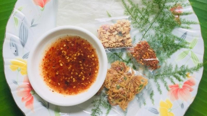 Bánh tráng me Tây Ninh với vị chua ngọt hấp dẫn