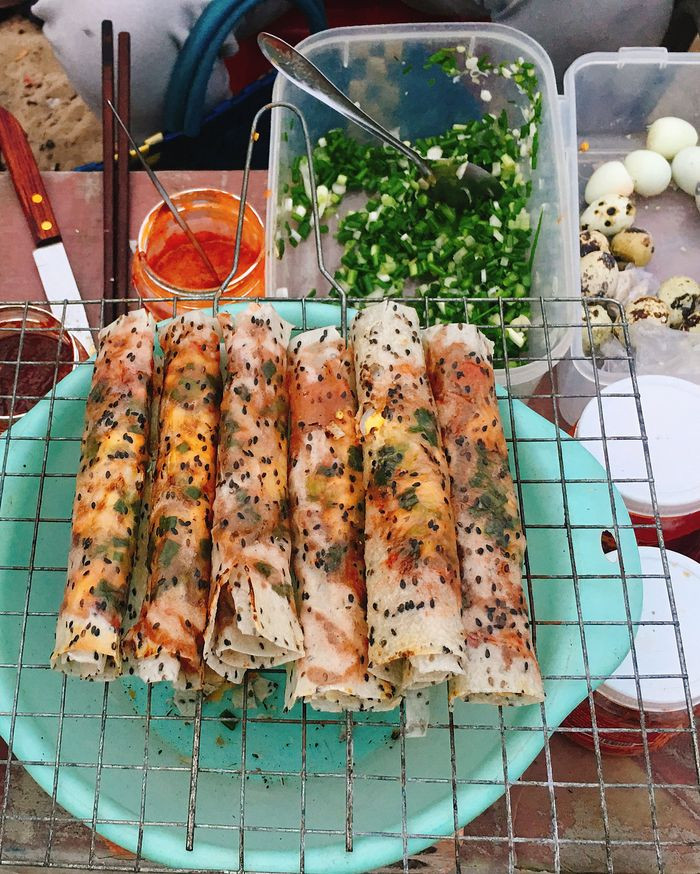 Bánh tráng nướng mắm ruốc, 8Day nhà cái vặt hấp dẫn của Bình Ba