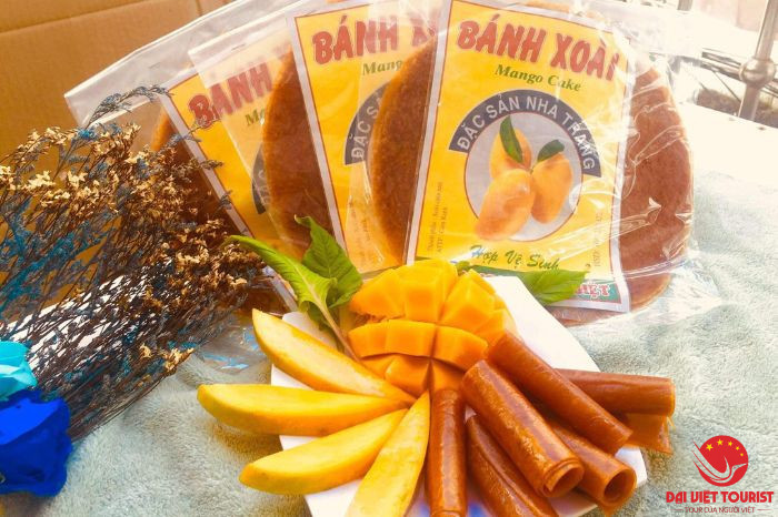 Bánh tráng xoài được làm từ những trái xoài tươi ngon của vùng Cam Lâm