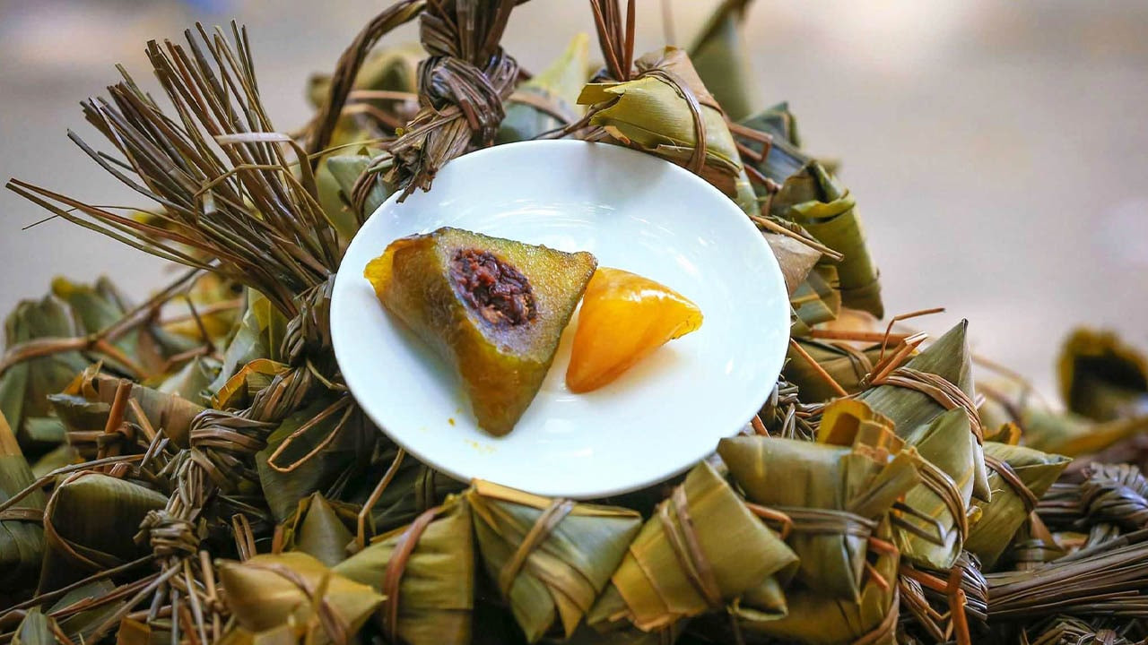 Bánh ú Đa Lộc với nhân mặn béo ngậy, 8DAY com đăng nhập đặc trưng của Trà Vinh