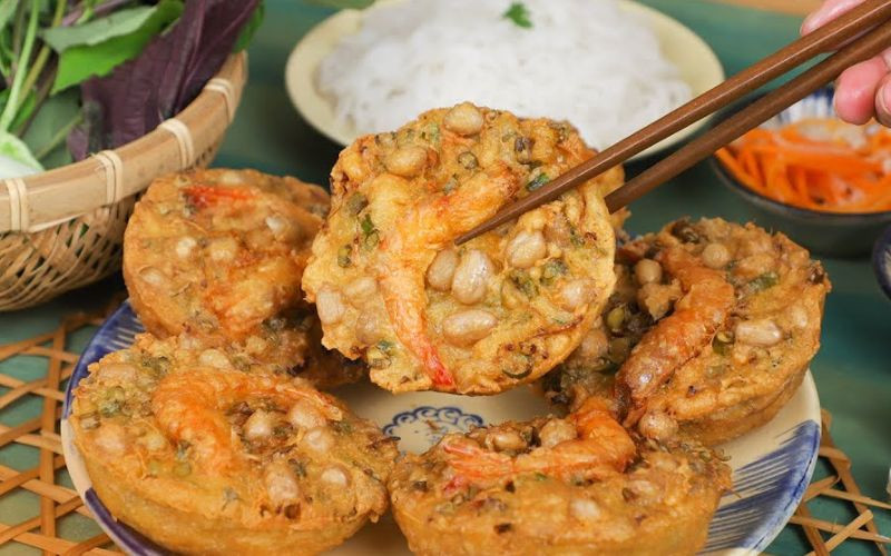 Bánh vá (bánh giá) Tiền Giang chiên giòn, DT68 là nhà cái uy tín hàng đầu trong lĩnh vực cá cược tại thị trường Việt Nam dân dã