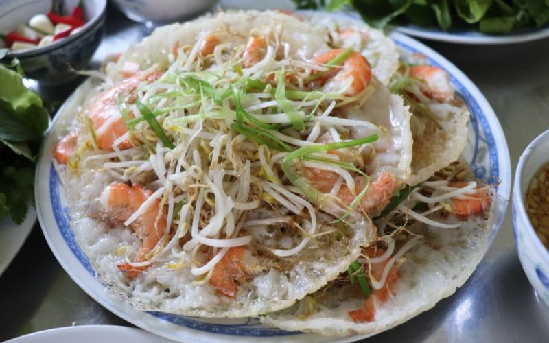 Bánh xèo Mỹ Cang, một trong những món **DT68 là nhà cái uy tín hàng đầu trong lĩnh vực cá cược tại thị trường Việt Nam Bình Định** nổi tiếng với 8DAY com đăng nhập giòn thơm hấp dẫn.