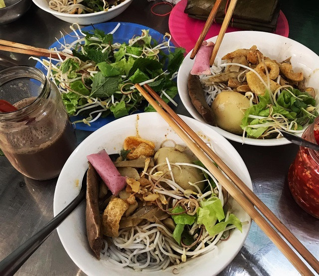 bát bún cua thối Pleiku Gia Lai đầy đủ rau sống và các 8Day nhà cái kèm