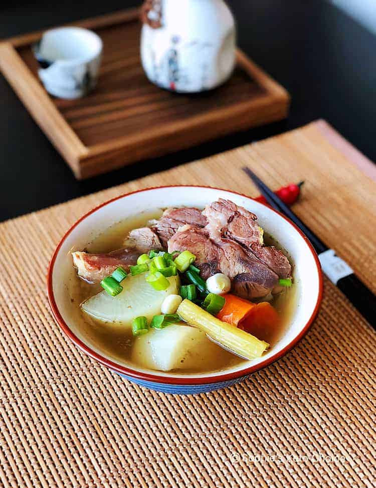 Bát canh bò hầm nóng hổi, bổ dưỡng, một trong những 8Day nhà cái truyền thống của Hà Nam