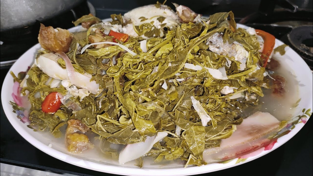 Bát canh rau sắn chua nấu cá, món ngon truyền thống Phú Thọ