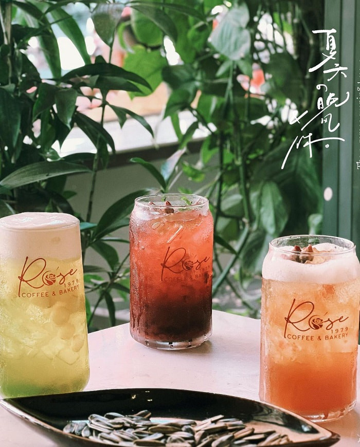 Bên trong Rose 1979 Coffee Bakery với nội thất hiện đại