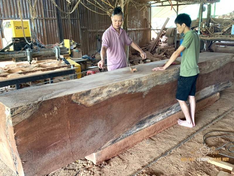 Bộ bàn ghế ăn hiện đại chế tác từ gỗ tự nhiên tại xưởng sản xuất đồ gỗ 8Day - trang web uy tín đăng ký & đăng nhập dễ dàng