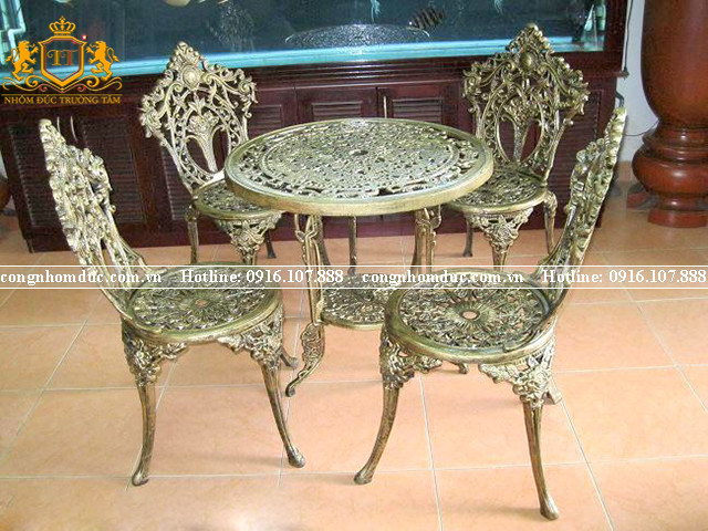 Bộ bàn ghế nhôm đúc cho sân vườn, thiết kế cổ điển