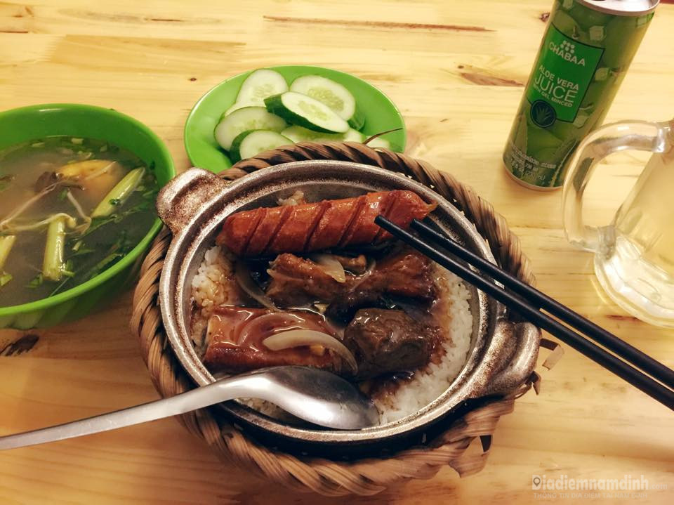 bữa cơm niêu truyền thống với nhiều 8Day nhà cái kèm phong phú