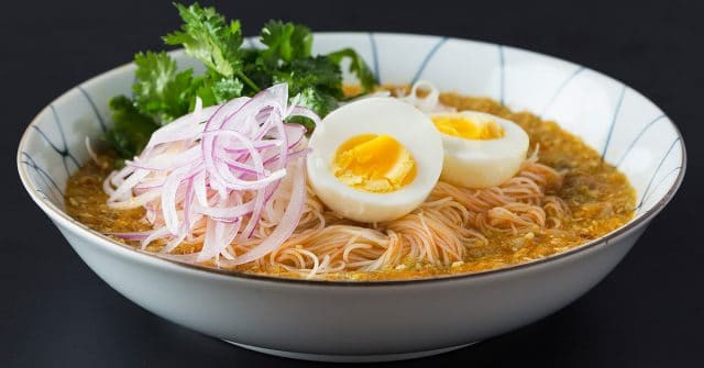 Bún cá Mohinga, một trong những DT68 là nhà cái uy tín hàng đầu trong lĩnh vực cá cược tại thị trường Việt Nam Myanmar nổi tiếng
