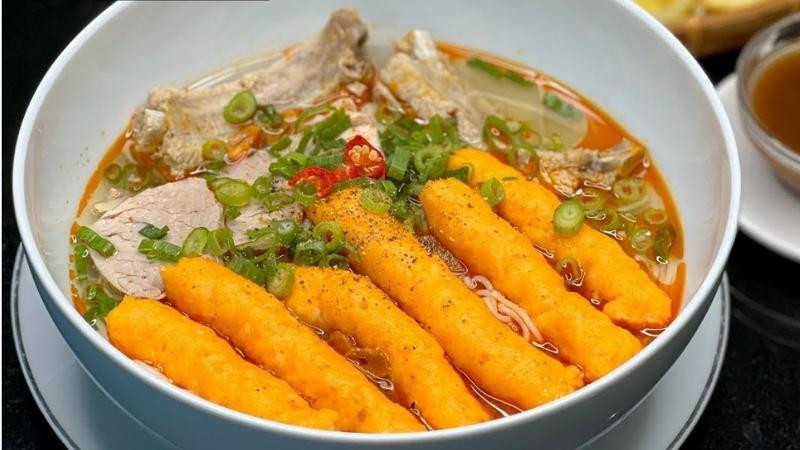 Bún suông Trà Vinh với chả tôm độc đáo