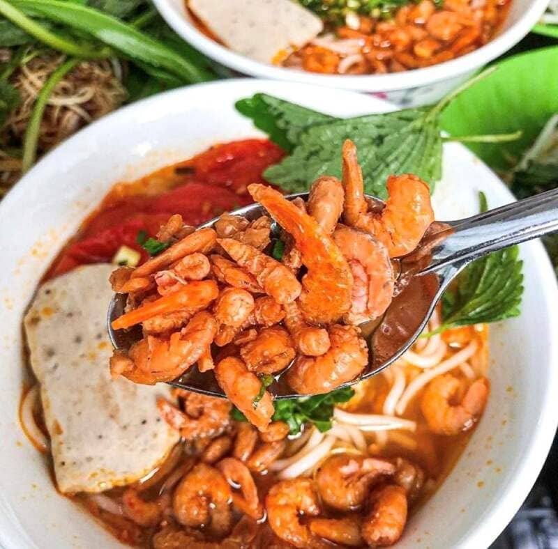Bún tôm khô Cần Thơ với tôm khô và nước lèo ngọt