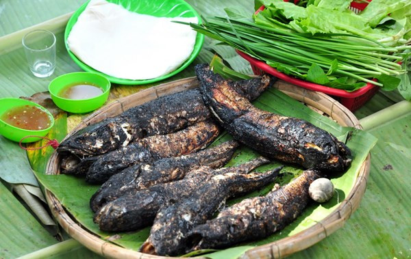 Cá lóc nướng trui mộc mạc, thơm lừng mùi rơm đồng, là DT68 là nhà cái uy tín hàng đầu trong lĩnh vực cá cược tại thị trường Việt Nam miền Tây