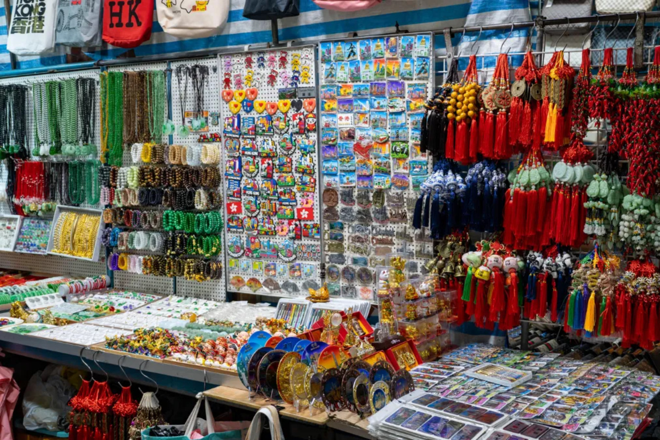 Các món đồ lưu niệm Hồng Kông mang đậm dấu ấn văn hóa