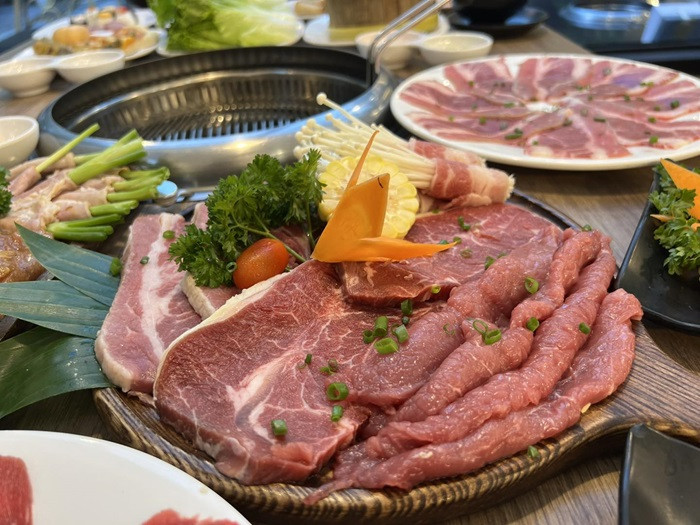 Các món nướng tươi ngon được tẩm ướp cầu kỳ tại Sâu nướng Quán