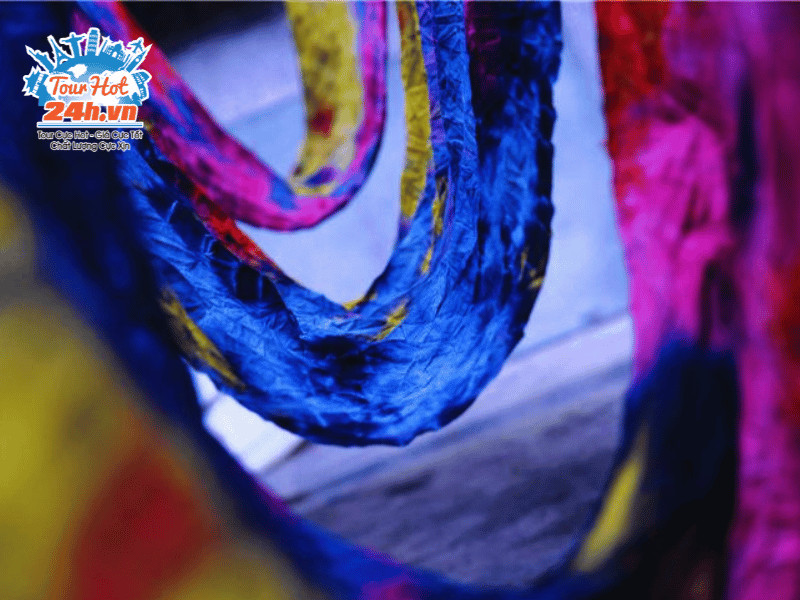 Các sản phẩm từ vải nhuộm Tie-dye thủ công ở Vân Nam