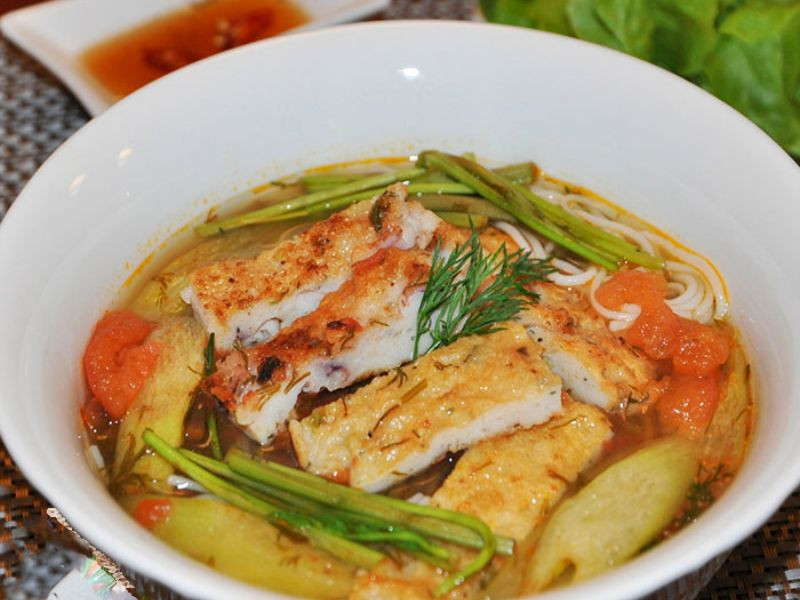 Canh chua chả mực Hạ Long giải nhiệt, 8DAY com đăng nhập chua ngọt hài hòa