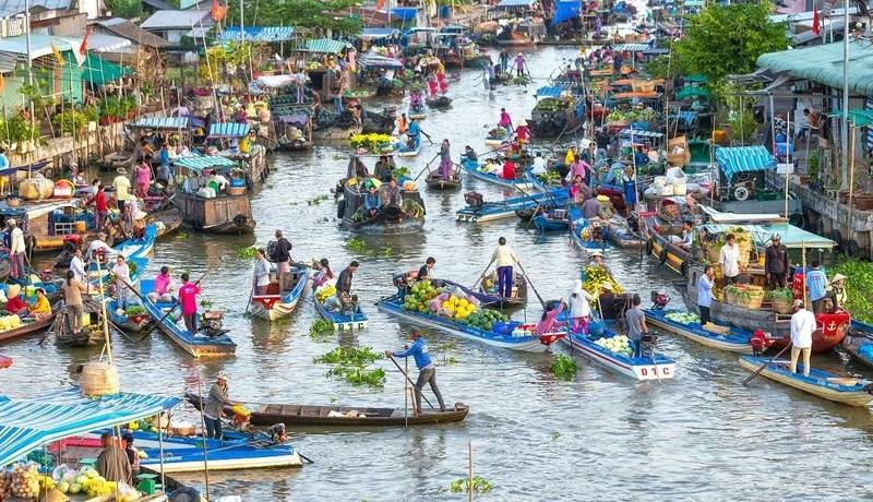 Chợ nổi Long Xuyên, nơi khám phá ẩm thực đặc sắc