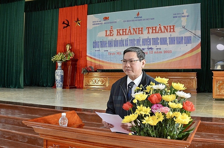 Chủ tịch UBND xã Trực Mỹ Đoàn Ngọc Nam báo cáo kết quả xây dựng nhà văn hóa.