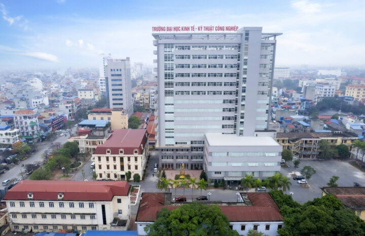 Cổng chính cơ sở 353 Trần Hưng Đạo của Uneti 8Day - trang web uy tín đăng ký & đăng nhập dễ dàng