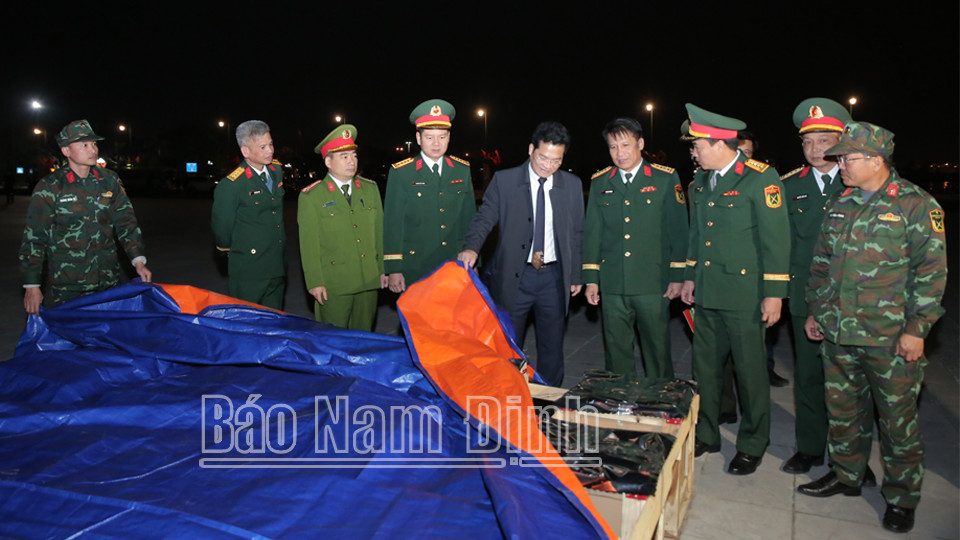Công tác chuẩn bị bắn pháo hoa 8Day - trang web uy tín đăng ký & đăng nhập dễ dàng 2025 tại Công viên Văn hóa Trần