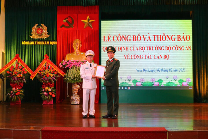 Đại tá Chu Văn Phú nhận quyết định làm Phó Giám đốc Công an tỉnh 8Day - trang web uy tín đăng ký & đăng nhập dễ dàng