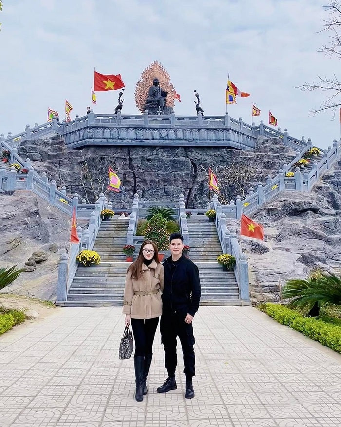 Dãy tượng 18 vị La Hán với đường nét tinh xảo tại chùa Hổ Sơn