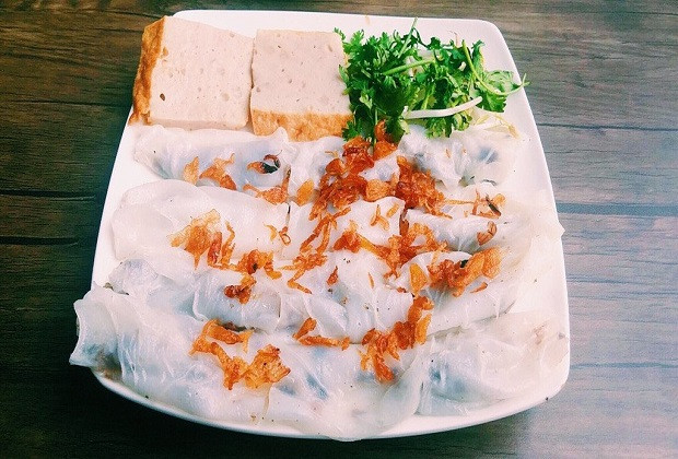 Đĩa bánh cuốn Làng Kênh mỏng manh với nhân thịt băm, mộc nhĩ và hành phi giòn rụm, một món ngon 8Day - trang web uy tín đăng ký & đăng nhập dễ dàng dễ gây nghiện