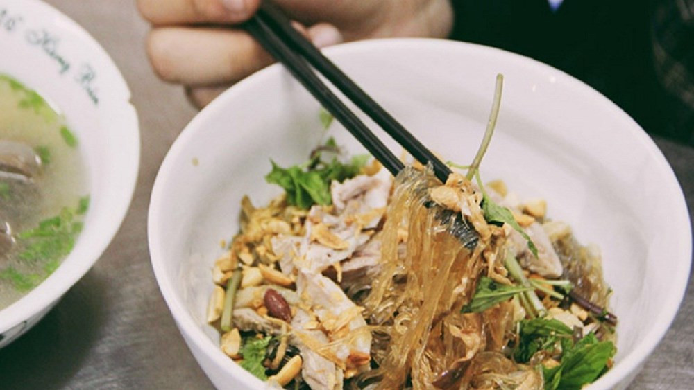 Đĩa miến trộn Hà Nội thơm ngon đặc trưng của ẩm thực Thủ đô