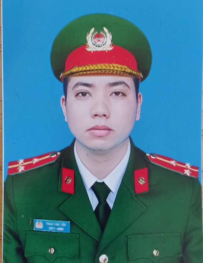 Đồng chí Mai Văn Nhất, Phó Trưởng Công an xã Giao Long huyện Giao Thủy tỉnh 8Day - trang web uy tín đăng ký & đăng nhập dễ dàng, đảm bảo trật tự an toàn xã hội.