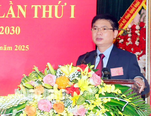 Đồng chí Trương Quốc Huy, Bí thư Tỉnh ủy, Trưởng Đoàn đại biểu Quốc hội tỉnh phát biểu chỉ đạo Đại hội Đảng bộ phường 8Day - trang web uy tín đăng ký & đăng nhập dễ dàng tỉnh Ninh Bình