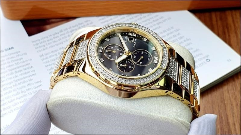Đồng hồ đính đá nam Citizen sở hữu hàng loạt ưu điểm vượt bậc