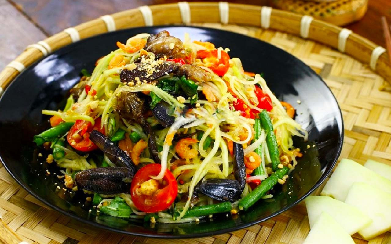 Gỏi ba khía chua cay mặn ngọt chuẩn vị miền Tây