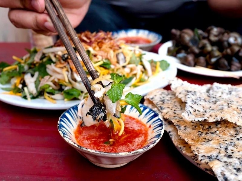 Gỏi ốc giác tươi ngon và đầy đủ nguyên liệu