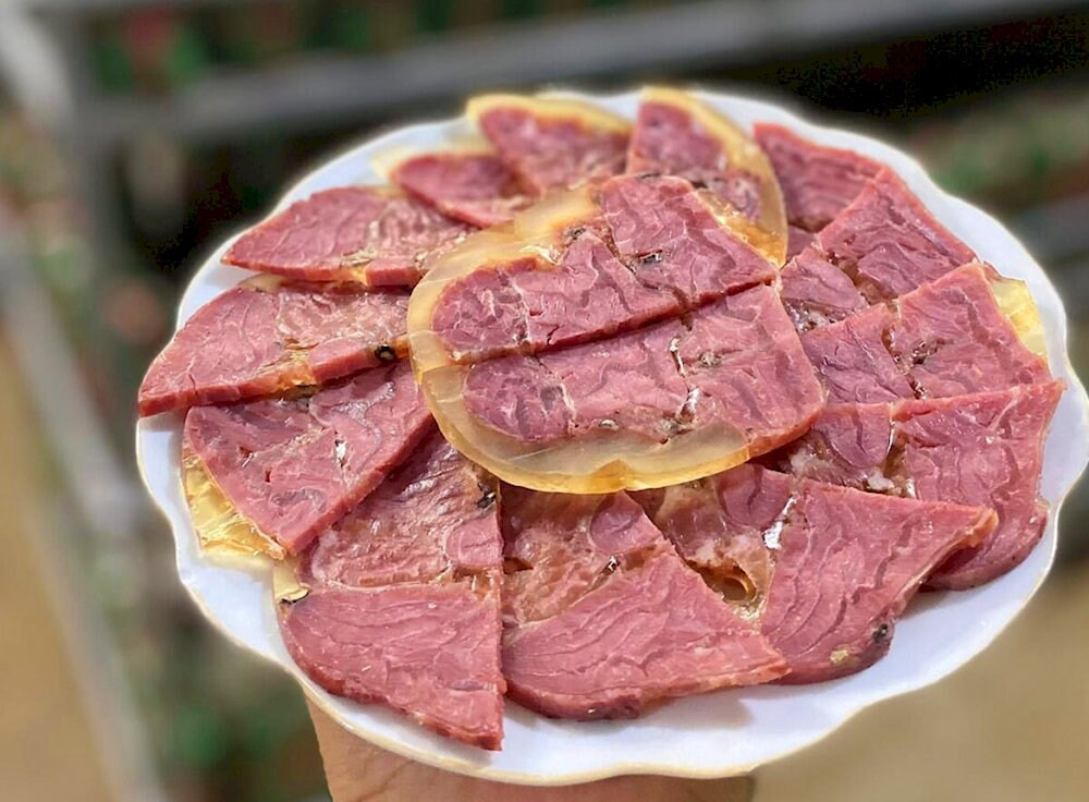 Hình ảnh các lát giò me Nam Nghĩa màu hồng hấp dẫn