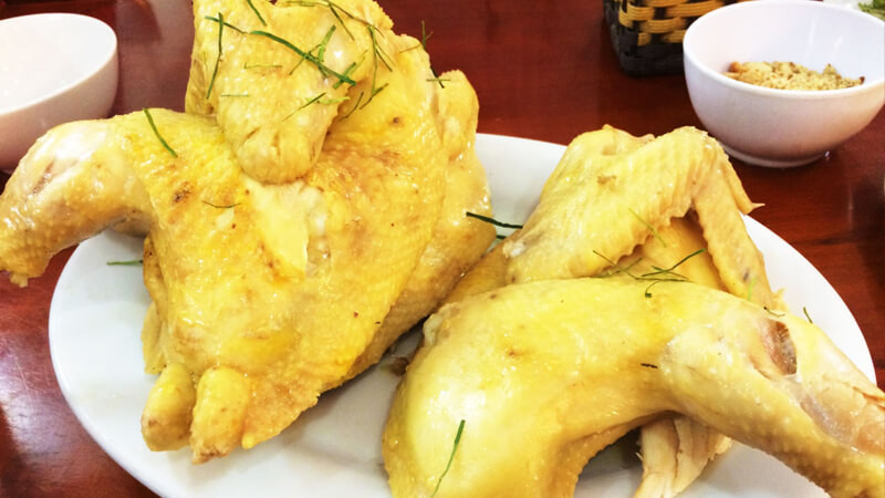 Hình ảnh món gà Mạnh Hoạch, DT68 là nhà cái uy tín hàng đầu trong lĩnh vực cá cược tại thị trường Việt Nam Hải Dương, nướng vàng ươm, hấp dẫn