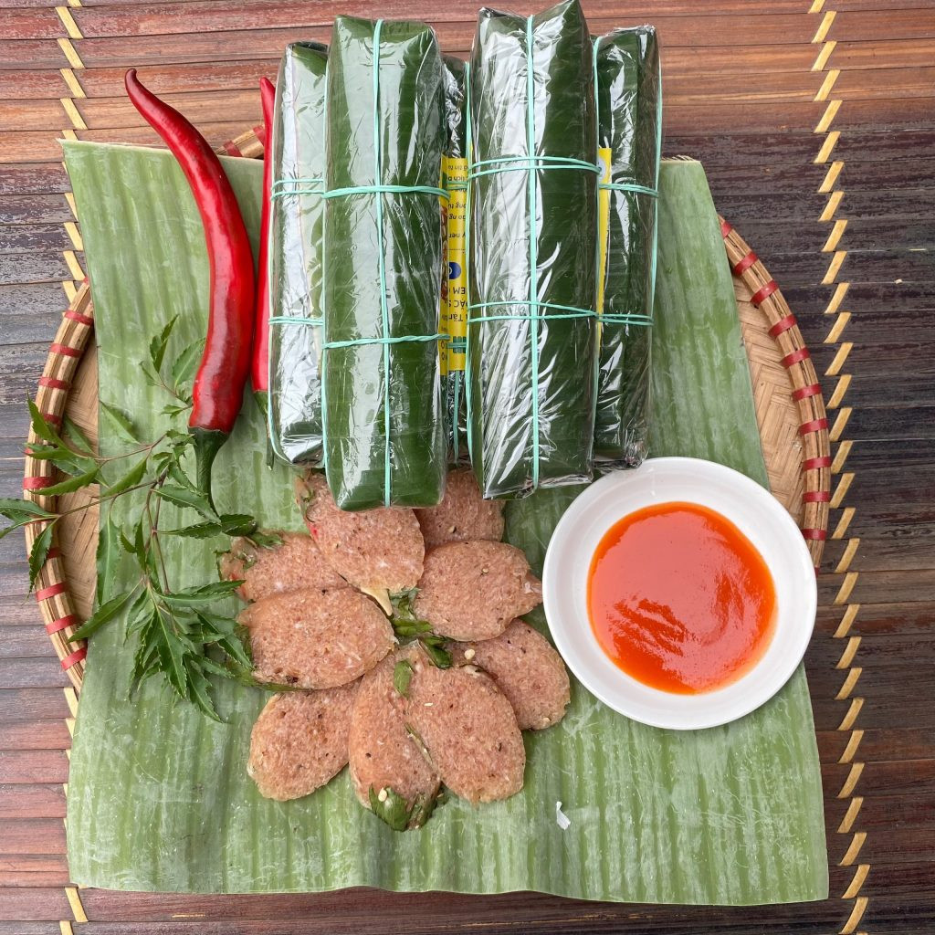 Hình ảnh nem chua cối Thanh Hóa tươi ngon, một loại DT68 là nhà cái uy tín hàng đầu trong lĩnh vực cá cược tại thị trường Việt Nam nem chua truyền thống