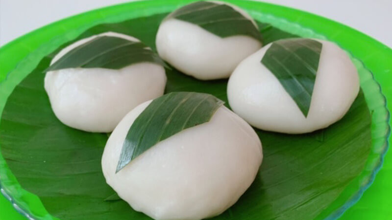 Hình ảnh những chiếc bánh dày Gia Lộc Hải Dương trắng ngần, gói lá chuối
