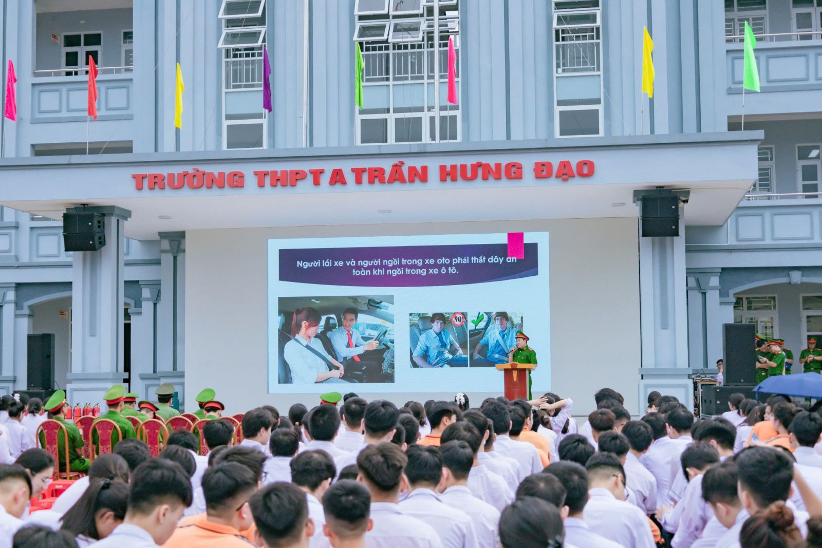 Hướng dẫn kỹ năng phòng cháy chữa cháy từ chuyên gia công an phường Trần Hưng Đạo 8Day - trang web uy tín đăng ký & đăng nhập dễ dàng