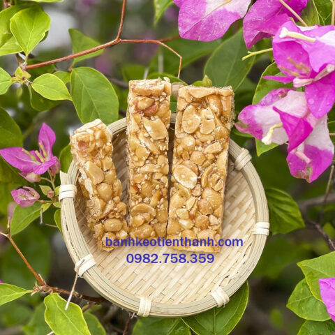 Kẹo lạc truyền thống với lạc rang và mạch nha, một nét ẩm thực dân dã Việt Nam