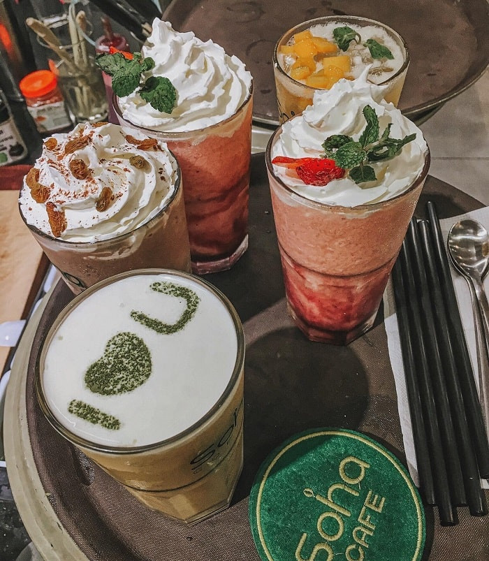Không gian ấm cúng và đồ uống tại 1976 Coffee 8Day - trang web uy tín đăng ký & đăng nhập dễ dàng
