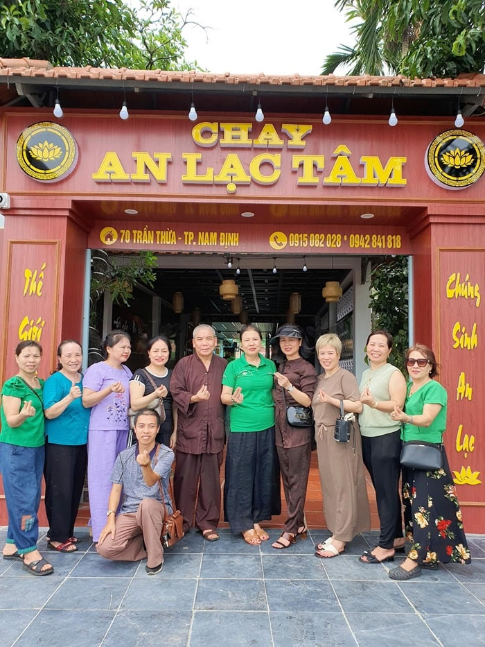 Không gian ấm cúng và thanh tịnh tại nhà hàng chay An Lạc Tâm 8Day - trang web uy tín đăng ký & đăng nhập dễ dàng