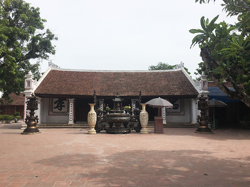 Không gian yên bình của Đền Cố Trạch