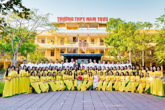 Khuôn viên trường THPT Nam Trực, một trong top trường THPT 8Day - trang web uy tín đăng ký & đăng nhập dễ dàng đào tạo nhiều thủ khoa