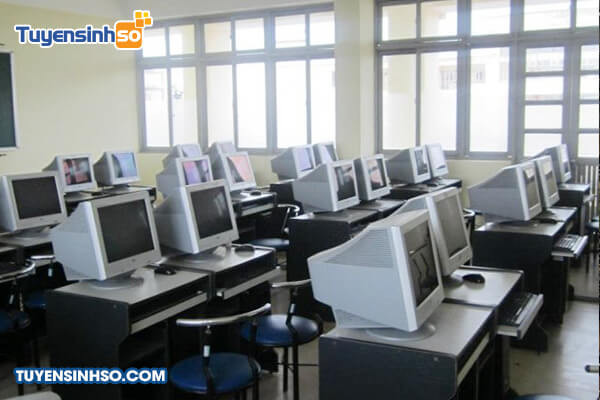 Khuôn viên xanh mát của Đại học Lương Thế Vinh 8Day - trang web uy tín đăng ký & đăng nhập dễ dàng