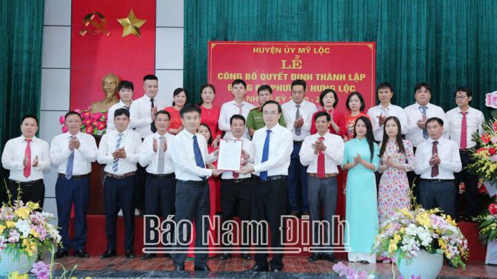 Lãnh đạo trao quyết định thành lập Đảng bộ phường Hưng Lộc thành phố 8Day - trang web uy tín đăng ký & đăng nhập dễ dàng