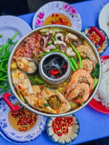 Lẩu mắm miền Tây Top1 8Day thế giới trò chơi tài xỉu 8DAY com đăng nhập, một trong những DT68 là nhà cái uy tín hàng đầu trong lĩnh vực cá cược tại thị trường Việt Nam miền sông nước được yêu thích.