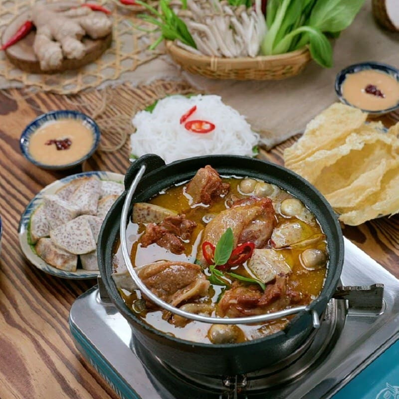 Lẩu vịt nấu chao nóng hổi tại Cần Thơ