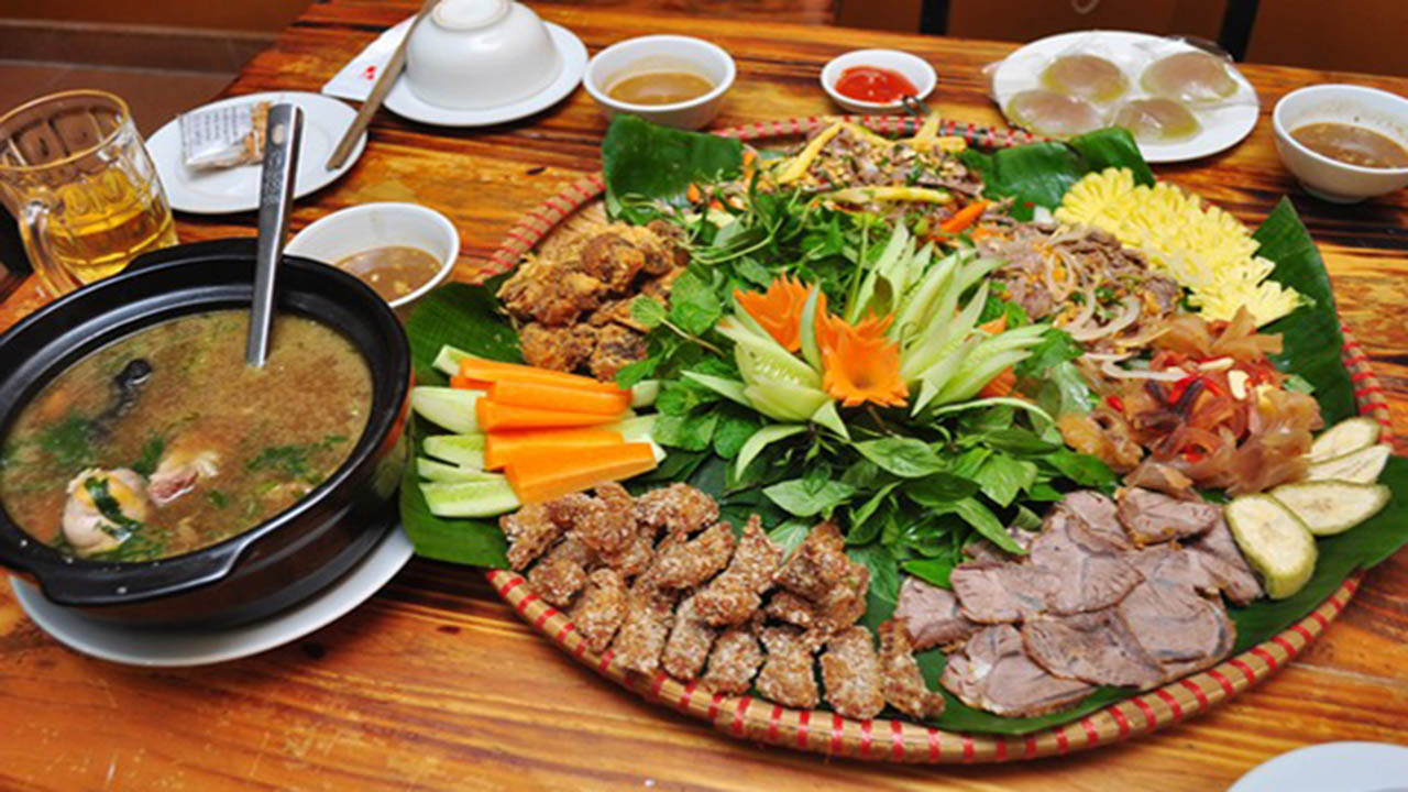 Mâm bò bảy món Núi Sam An Giang phong phú, trải nghiệm ẩm thực độc đáo